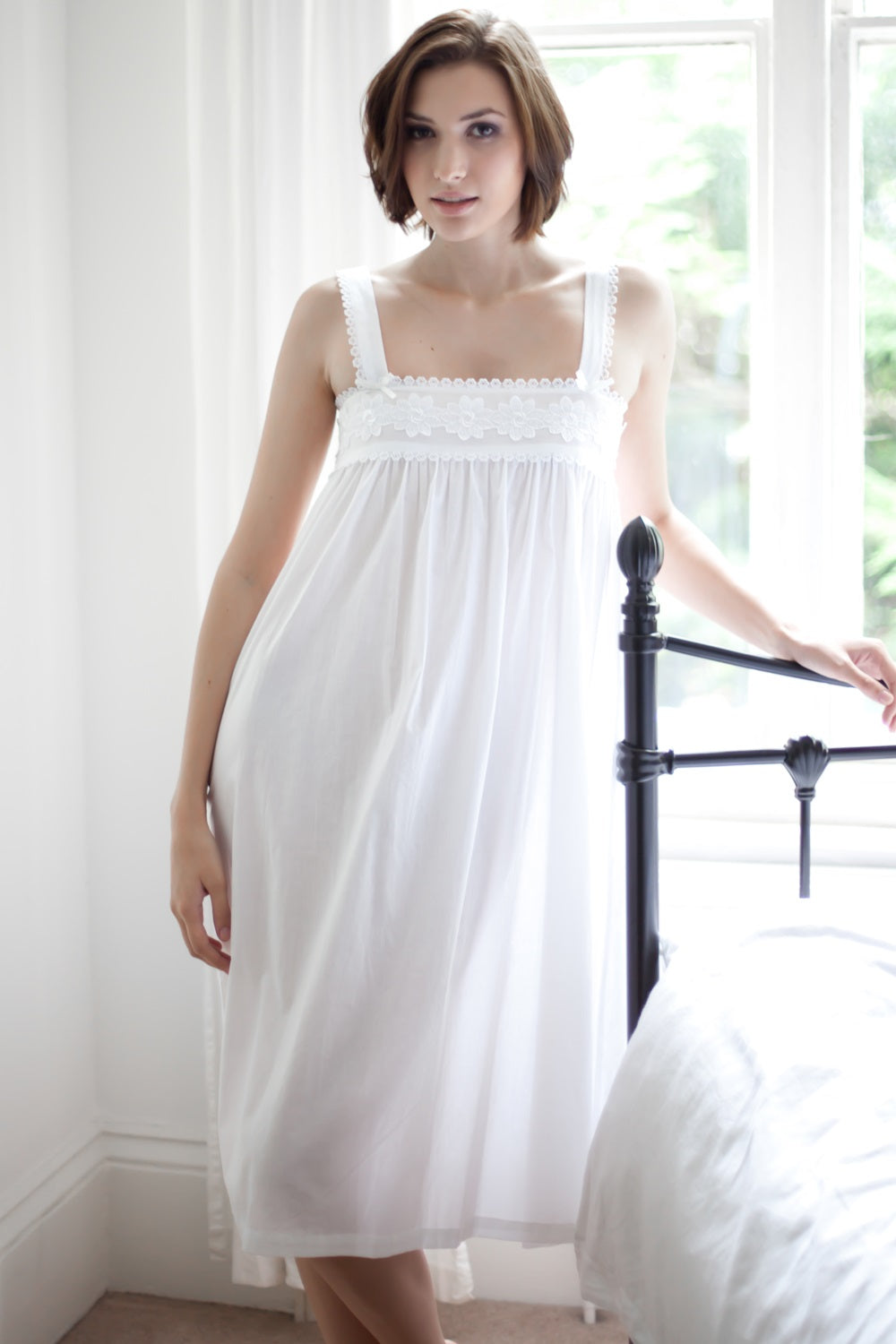 Cottonreal 'Helen' White Cotton Nightdress